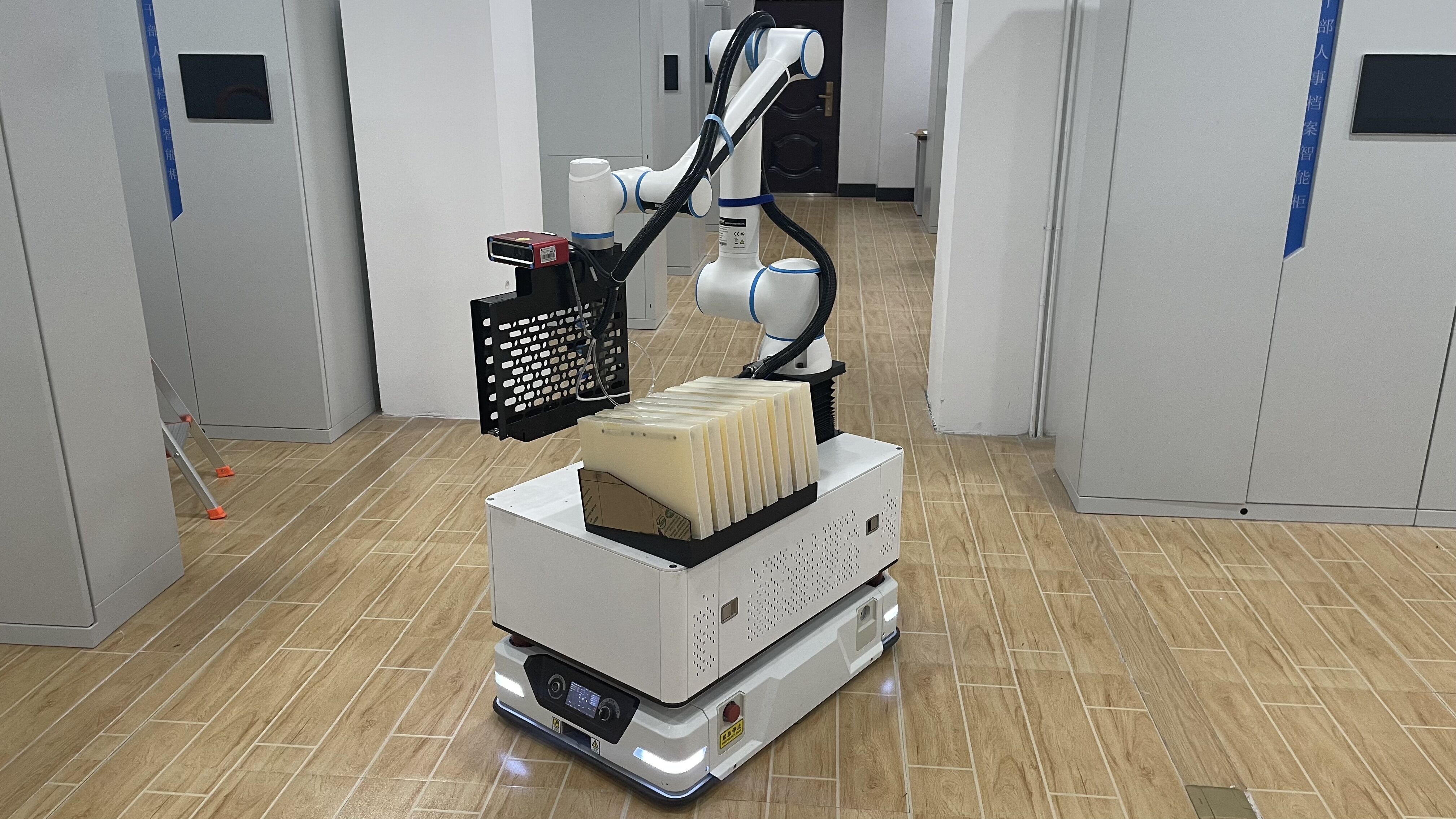 海默机器人获近亿元档案管理机器人订单